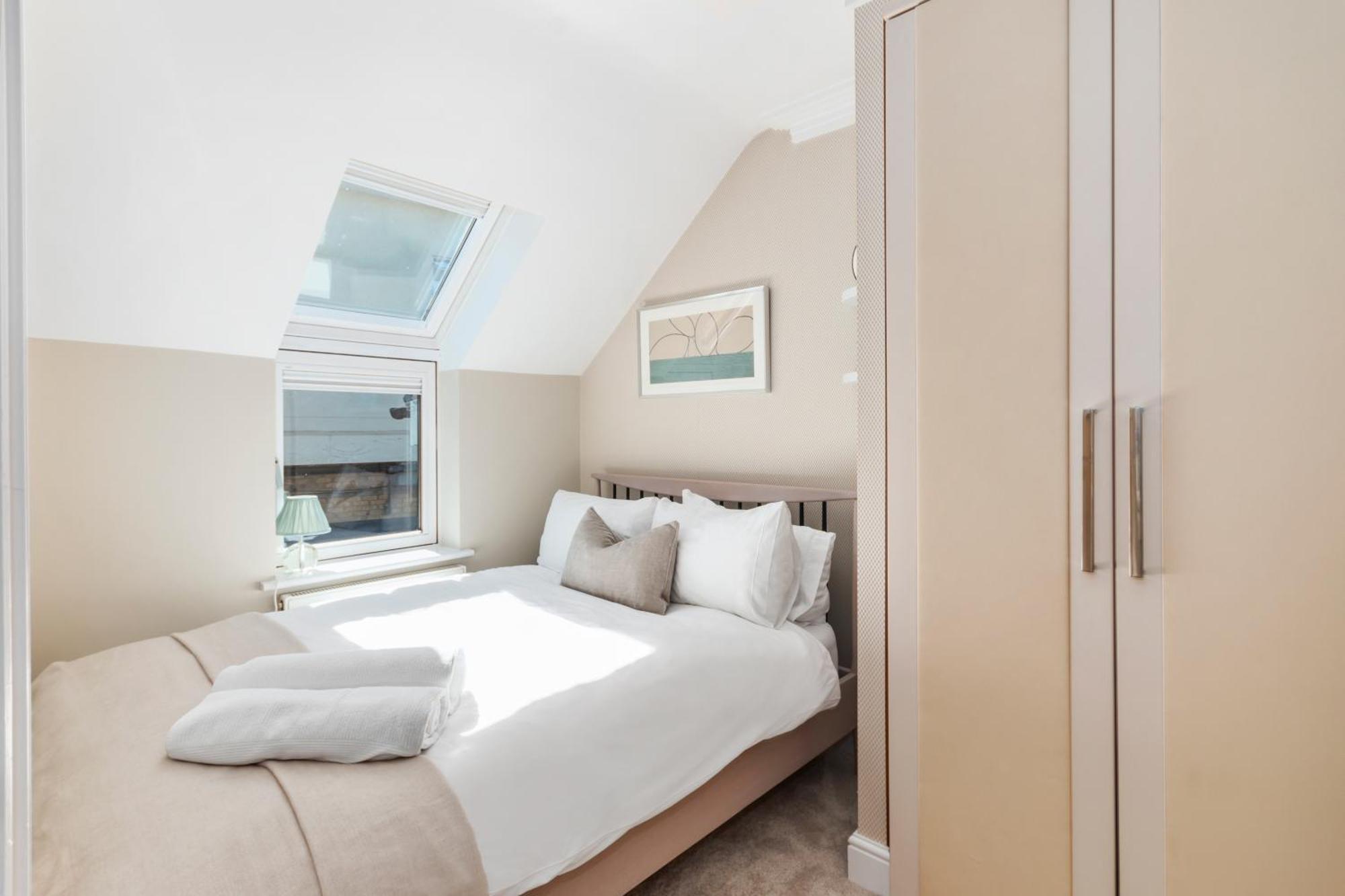 Apartament Weybridge - 2 Bed - Parking Zewnętrze zdjęcie