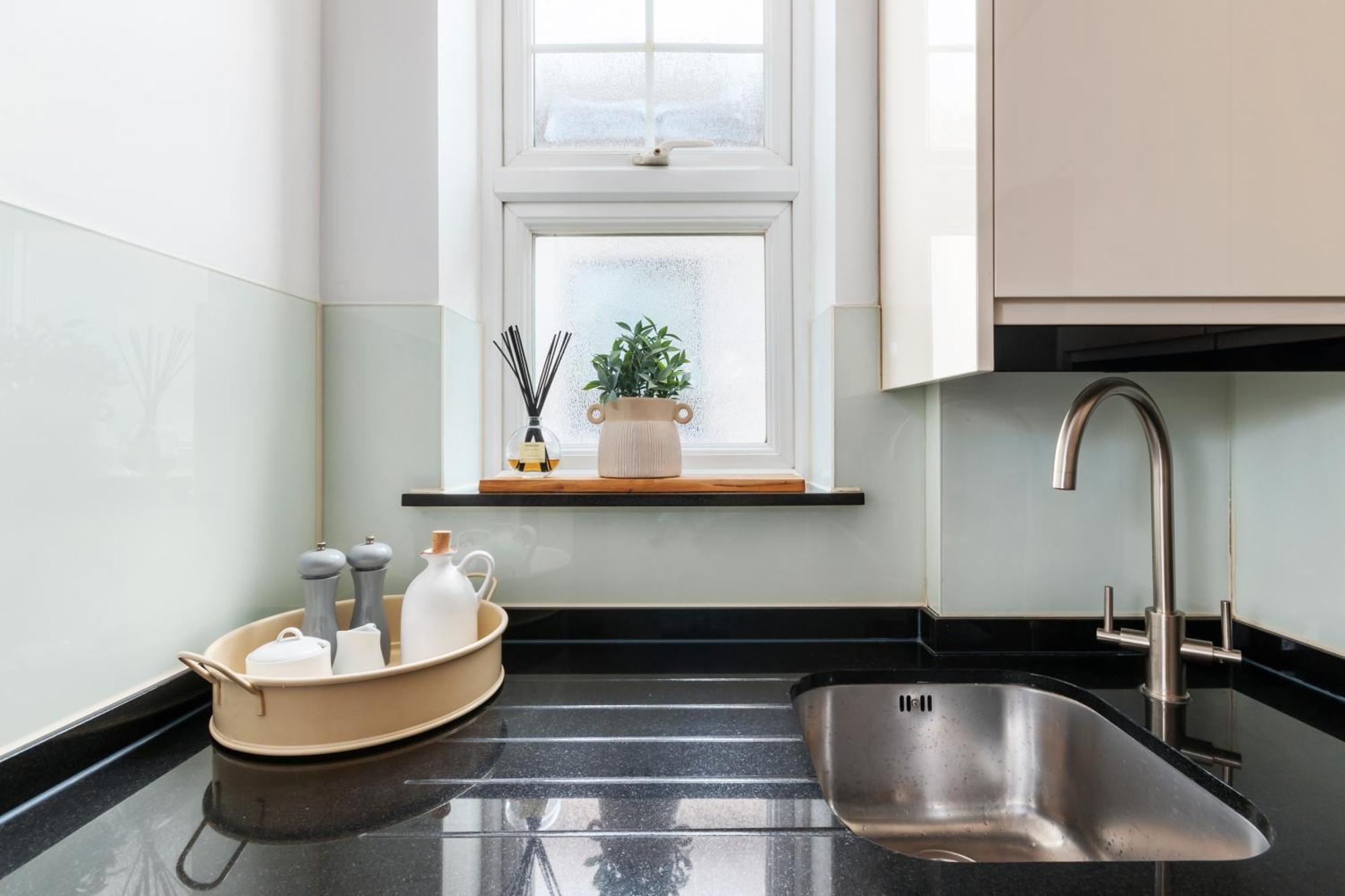 Apartament Weybridge - 2 Bed - Parking Zewnętrze zdjęcie